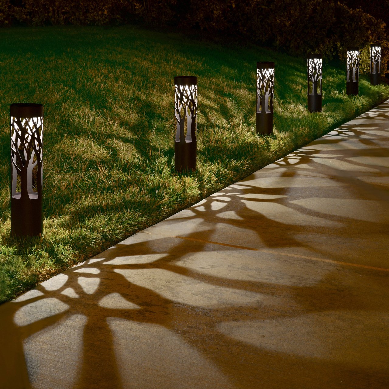Tommy Bahama Solar Pathway Bollard Light 6-Pack - Image 1