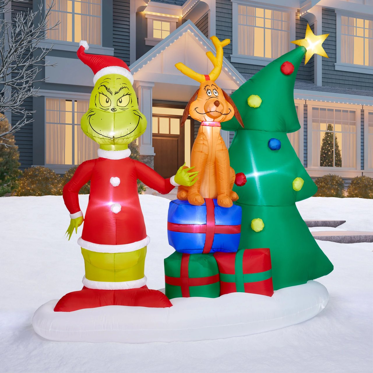 6.8' x 8' Grinch & Max Airblown Inflatable - Image 1