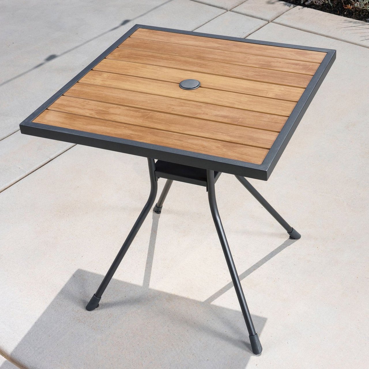 Newport テーブル カフェテーブル　2127047 SunVilla Bistro Table Commercial Quality (#2127047) - $59.99 (down