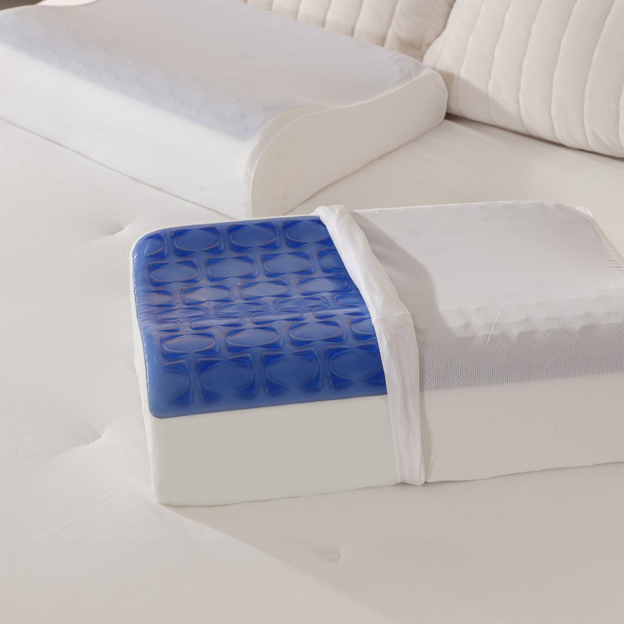 Sealy Cooling Gel Memory Foam Contour Pillow - Image 1