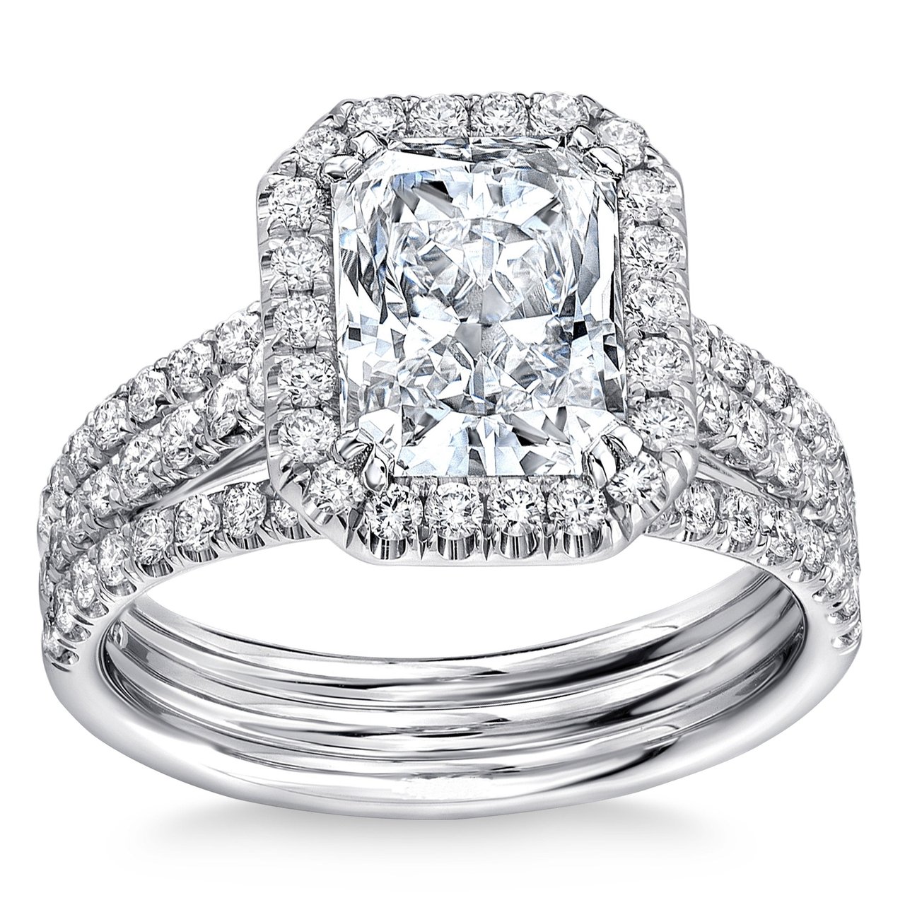 3.00 CTW Radiant and Round Diamond 2.00 CT Center Platinum Ring - Image 1