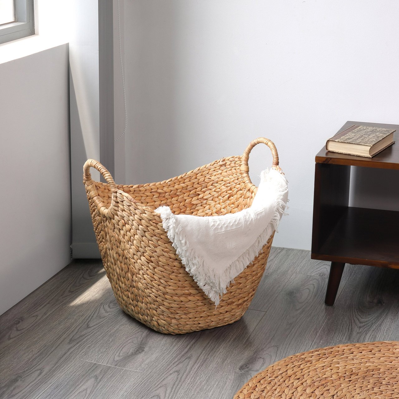 GLORY INTERNATIONAL WATER HYACINTH BASKET - Image 1