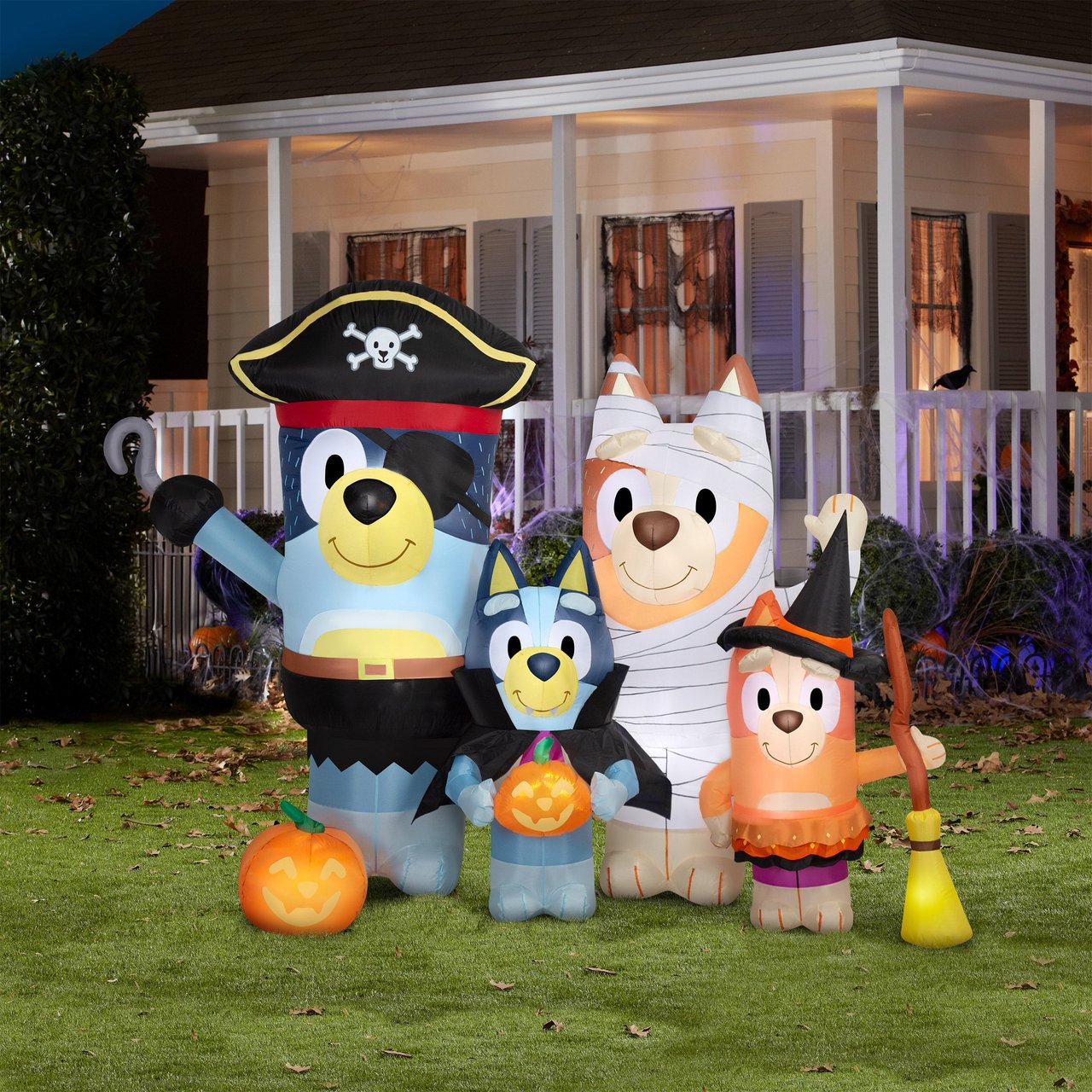 6.5' x 8' Bluey Family Halloween Inflatable - Image 1