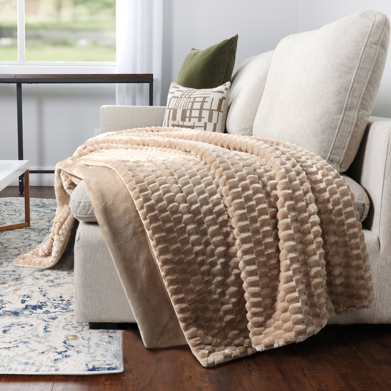 Life Comfort Textured Faux Fur Throw 60" x 70" - Image 1
