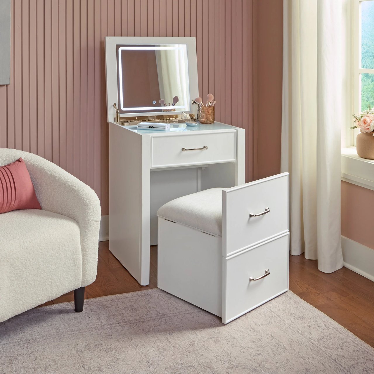 Universal Broadmoore Odessa Vanity - Image 1
