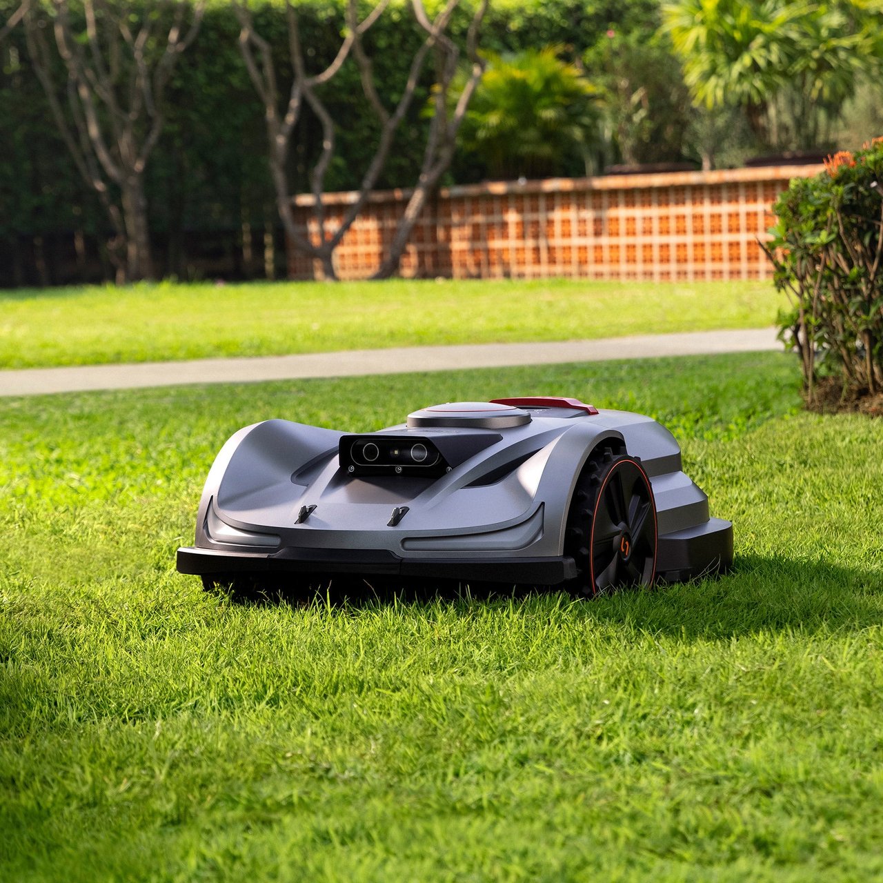 Sunseeker Elite X7 Robotic Lawn Mower, 3/4 Acre - Image 1