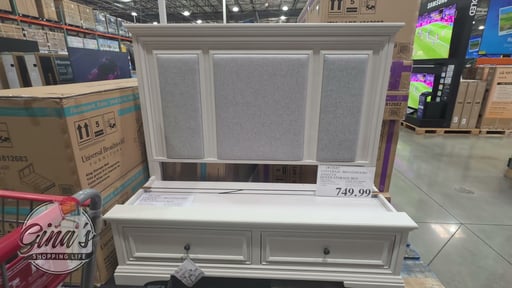 Universal Broadmoore Anistyn Queen Storage Bed