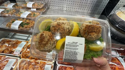Crab Cakes with Lemon Wedges (Per Lb)