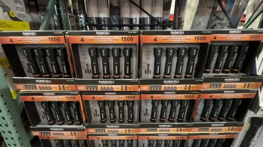 Duracell 1,500 Lumen Flashlight 4-Pack Hybrid Power