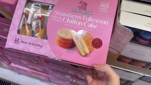 Samlip Strawberry Fullmoon Chiffon Cake 19.04 oz (1.19 lb)