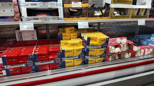Tillamook Sharp Cheddar Cheese, 2.5 Pounds