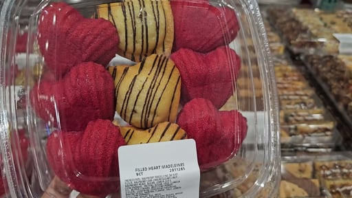 Filled Heart Madeleines 9 ct