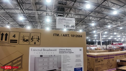 Universal Broadmoore Anistyn 6-Drawer Dresser