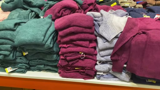 Gloria Vanderbilt Sweater