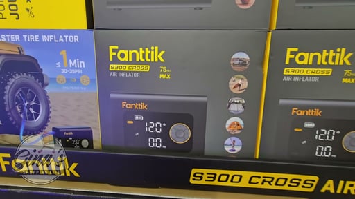 Fanttik S300 Cross 4X Inflator Light and Power Bank