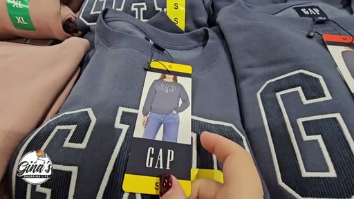 GAP Women's Logo Fleece Crewneck Top