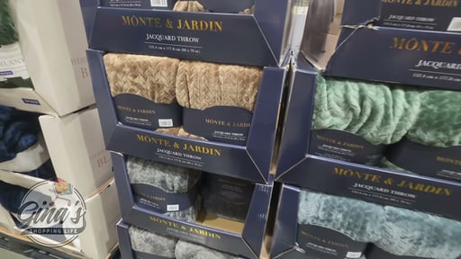 Monte & Jardin Jacquard Velvet Throw