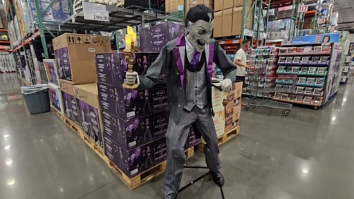 6' Animated Vampire Butler with LED Eyes & Sound