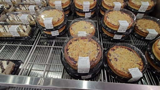 Kirkland Signature Strawberry Streusel Cheesecake