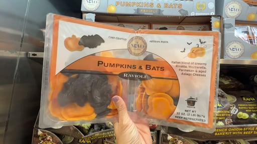 Nuovo Ravioli Pumpkins & Bats 32 oz (2 lbs)