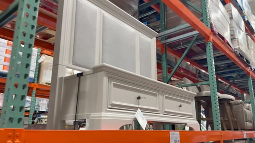 Universal Broadmoore Anistyn Queen Storage Bed