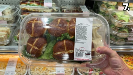 Chicken Sandwich on Pretzel Buns with Sauce (per lb)