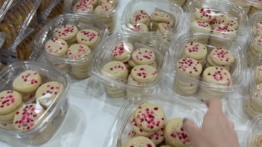 Kirkland Signature Butter Sugar Cookies with Heart Sprinkles, 24-Count