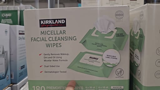 Kirkland Signature Facial Cleansing Wipes