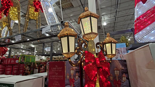 7' Triple Lamp Post with LED Lights