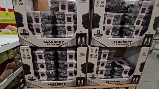 Lilly's Blackout Brownies, 18-Count / 2 oz Each