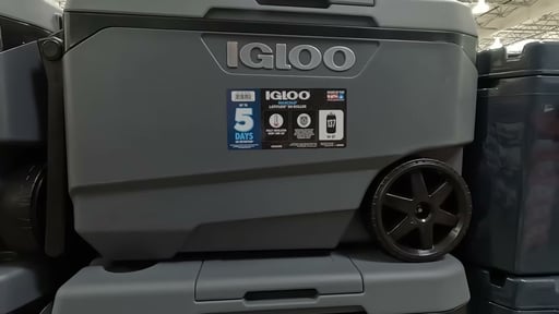 Igloo MaxCold Latitude 90 Roller Cooler
