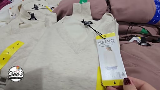 Buffalo Women's Fleece V-Neck Pullover