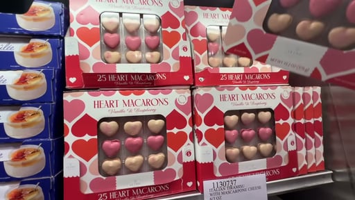 Le Chic Patissier Heart Macarons 25 CT
