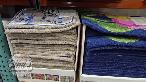 Hand-Hooked Accent Rug, 22" x 38"