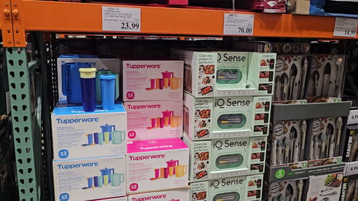 Tupperware Heritage 2-Pitchers & 4-Tumblers with Lids