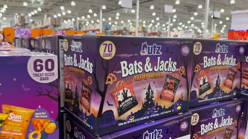 Utz Bats & Jacks Halloween Shaped Pretzels, 70 ct / 0.5 oz (2.18 lbs)