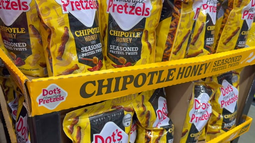 Dot's Pretzels Honey Chipotle Pretzel Twists, 35 oz (2.19 lbs)