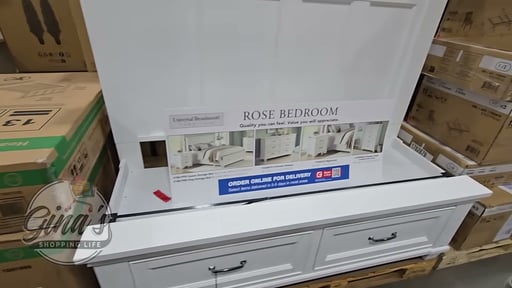Universal Broadmoore Rose King Bed