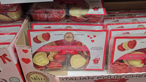 Nuovo Pasta Heart Ravioli 4 Cheese 32 oz