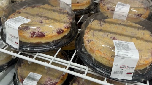 Kirkland Signature Strawberry Streusel Cheesecake
