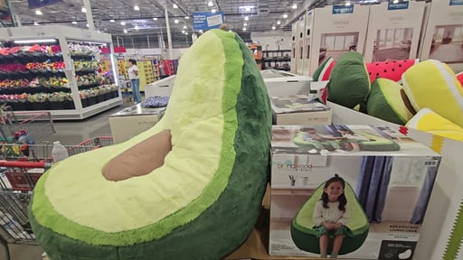 Avocado Lounge Chair