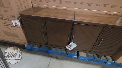 Universal Broadmoore Anistyn Nightstand