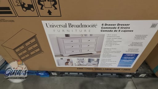 Universal Broadmoore Anistyn 6-Drawer Dresser