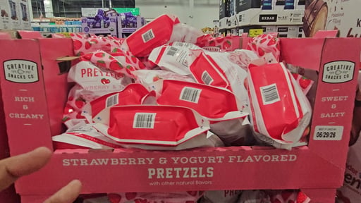 Creative Snacks Co. Strawberry Pretzels 26 Ounces