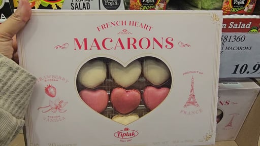 Tipiak Heart Macarons