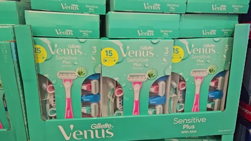 Venus Sensitive Plus 15 Count Disposable Razors