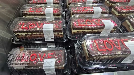 Tuxedo Chocolate Mousse Cake