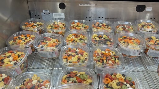 Tortellini Pasta Salad with Mozzarella Pearls & Dressing, Per Lb
