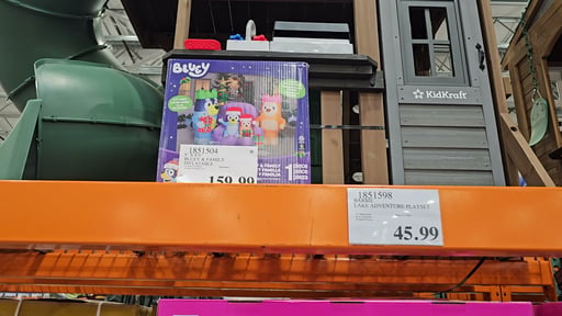 8' x 6'6" Bluey & Family Inflatable