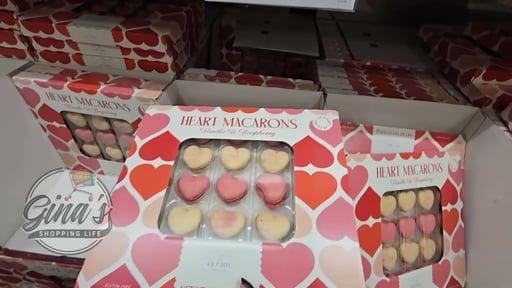 Le Chic Pâtissier Heart Macarons